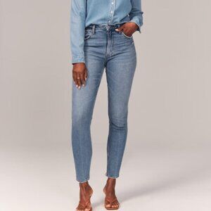 Abercrombie High Rise Curve Love Skinny Jean size 2